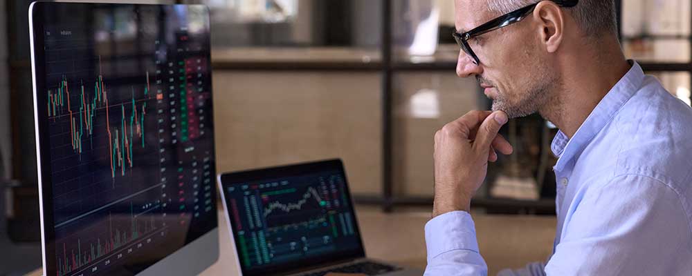 encouraging dovish economic data in the us supports gold investors